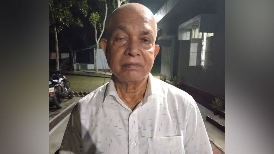 প্রাক্তন ভূমিমন্ত্রী নারায়ণ চন্দ্র ও তার স্ত্রীর ব্যাংক হিসাব ফ্রিজের নির্দেশ